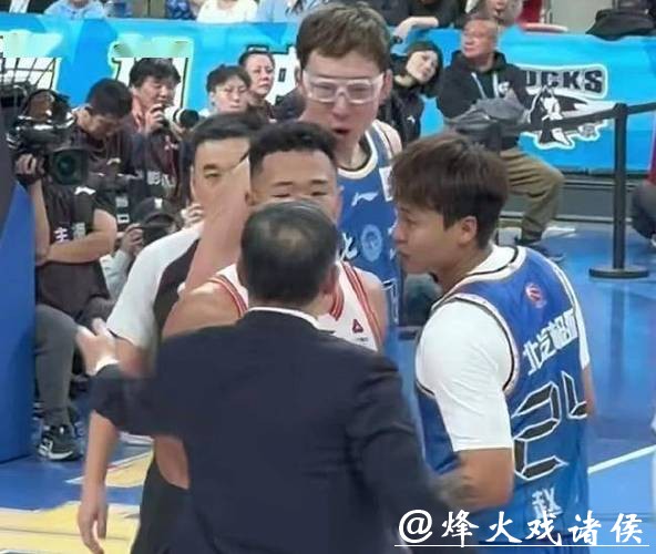 亚洛狂砍31分被喷刷子,贺希宁赛后的霸气发言,饺子蘸陈醋嘲讽值拉满 亚洛狂砍31分被喷刷子,贺希宁赛后的霸气发言,饺子蘸陈醋嘲讽值拉满