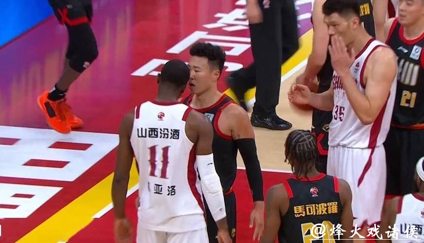 亚洛狂砍31分被喷刷子,贺希宁赛后的霸气发言,饺子蘸陈醋嘲讽值拉满 亚洛狂砍31分被喷刷子,贺希宁赛后的霸气发言,饺子蘸陈醋嘲讽值拉满