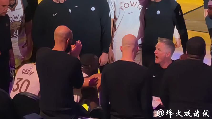 格林赛中和科尔吵架没被罚，提前离场惹猜测，勇士选择沟通而非惩罚还赢了比赛球队实力真强劲